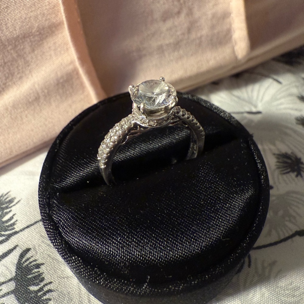 Elegant S.S. Ring with CZ diamond